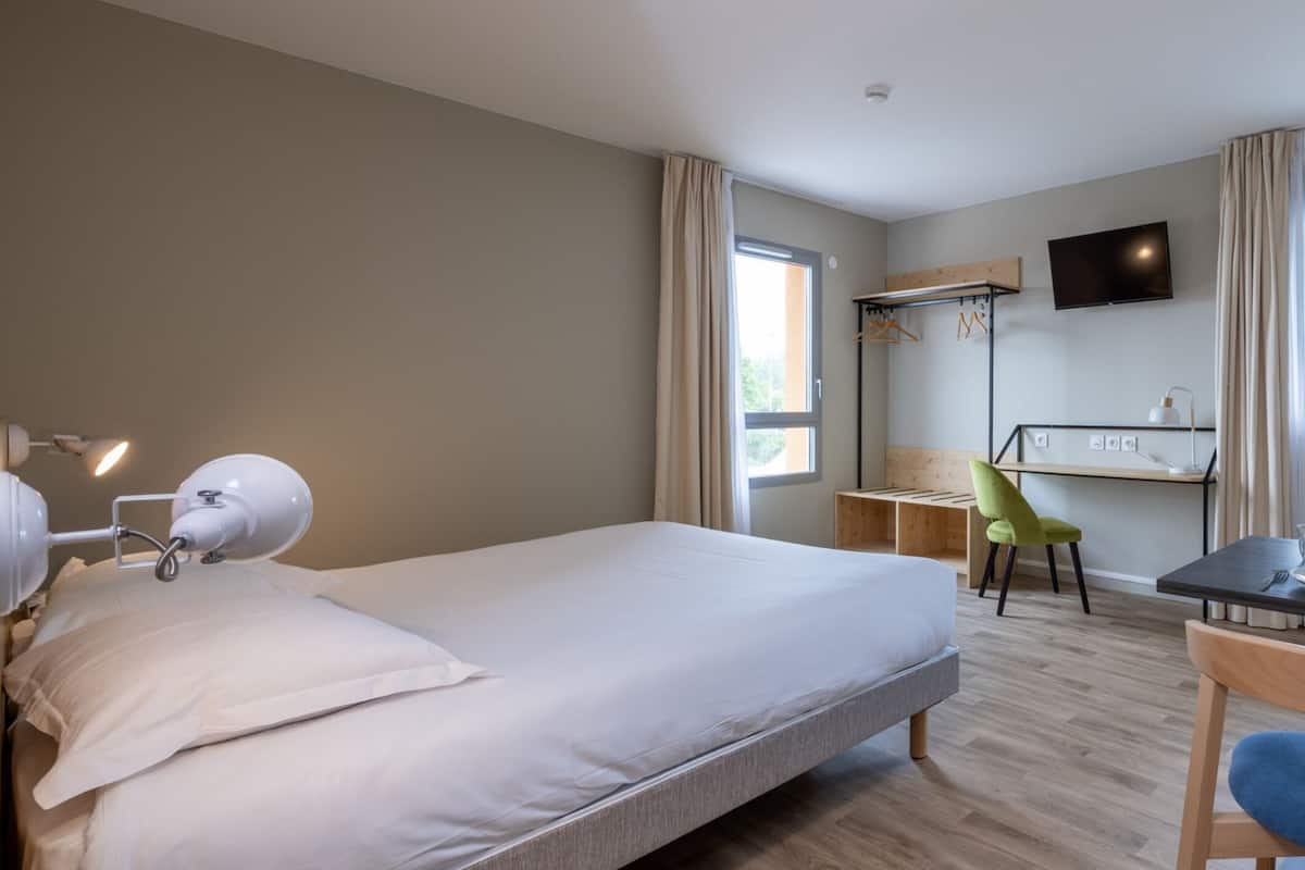 Ropa de cama de alta calidad y escritorio