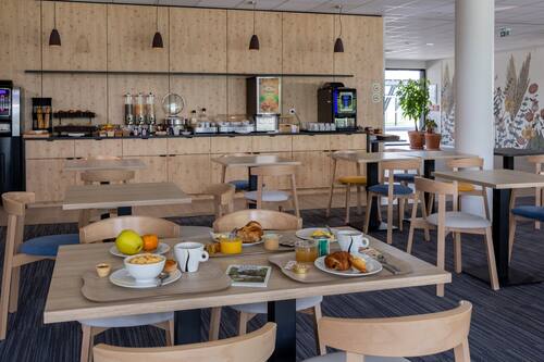 Daily buffet breakfast for a fee