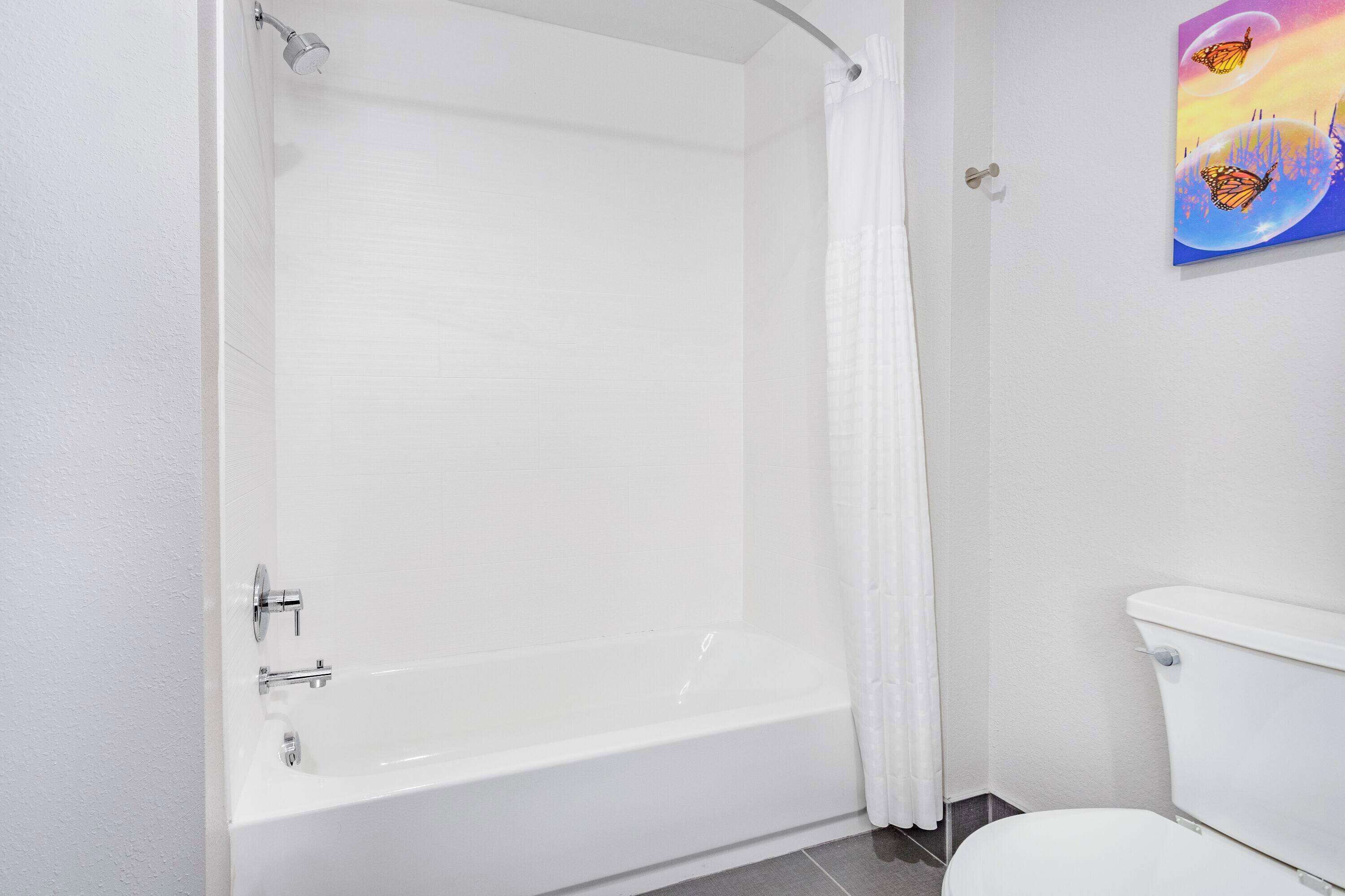 hydromassage showerhead, free toiletries, hair dryer, towels