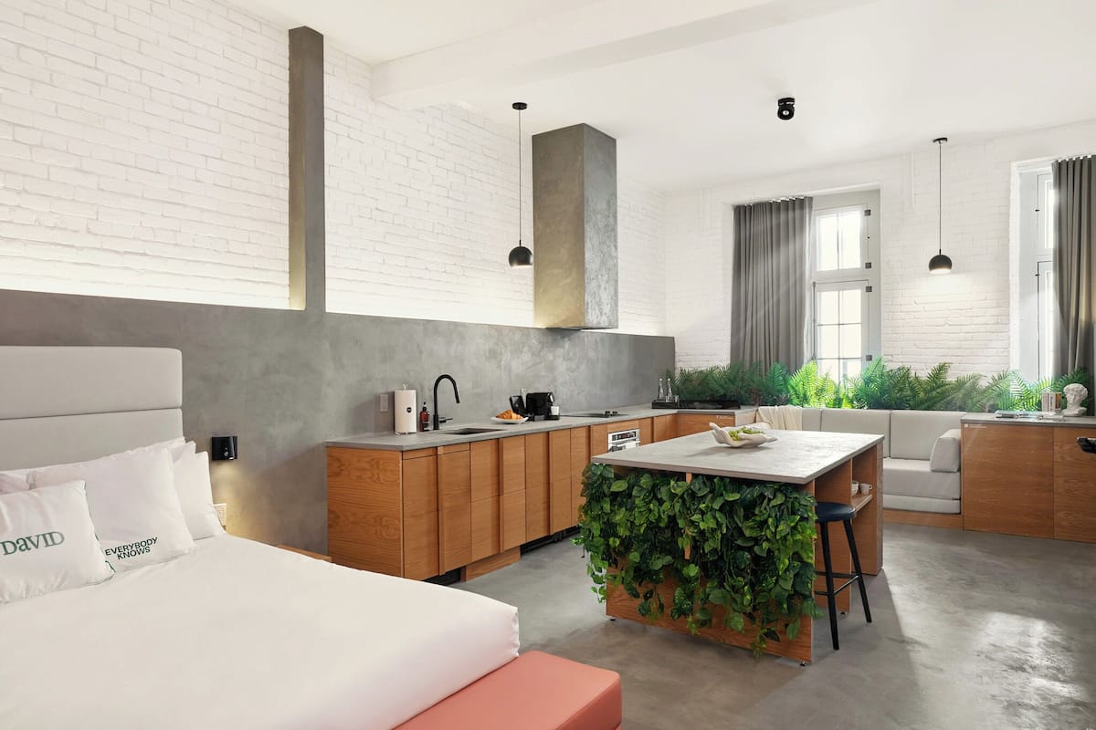 1 bedroom, premium bedding, memory-foam beds, in-room safe
