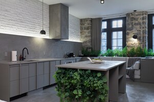 Refrigerador, microondas, horno, placa de cocina