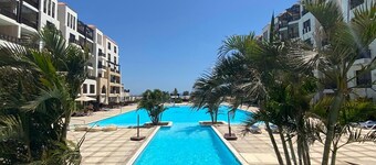 Privatstrand, Liegen, Sonnensegel, Shops, SPA, Pools, Aquapark