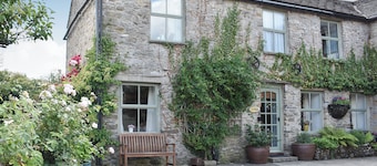 Foal Barn Cottages - The Smithy-CC211115