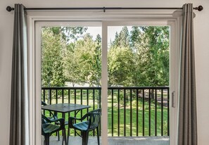 Interior - "Downtown Abbey" Condo on the outskirts of downtown near river (Bend)