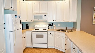 SALTWATER HARMONY – 3BR, 2BA – Sleeps 7 – Community Pool
