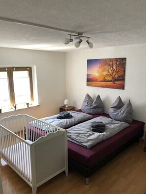 3 bedrooms, free WiFi, bed sheets - Lissy's Alte Schmiede (Werther)