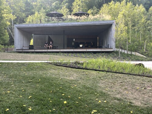 Fall Bentonville Getaway • Hot Tub • MTB Trails • Dog Friendly