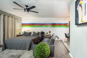 2 bedrooms, desk, iron/ironing board, free WiFi - Fall Bentonville Getaway • Hot Tub • MTB Trails • Dog Friendly (Bentonville)