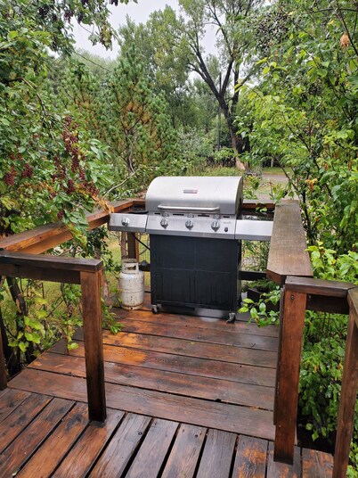 Rustic Farmhouse-Walk to Main Street Augusta 