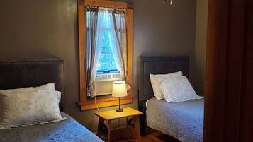 3 chambres, fer et planche à repasser, accès au Wi-Fi (inclus)