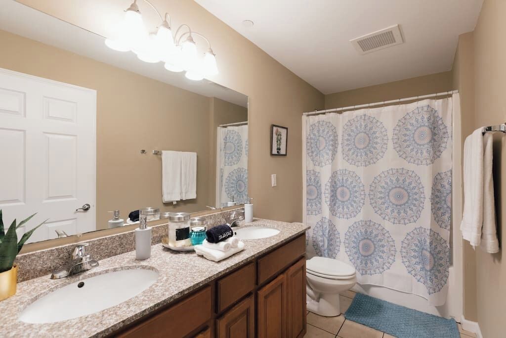 浴缸、吹风机、毛巾