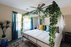 3 bedrooms, desk, iron/ironing board, travel crib