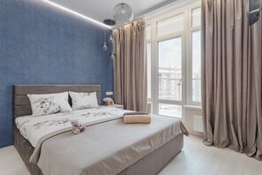 2 bedrooms, iron/ironing board, free WiFi, bed sheets - Amazing apartment with beautiful terrace (Одеса)