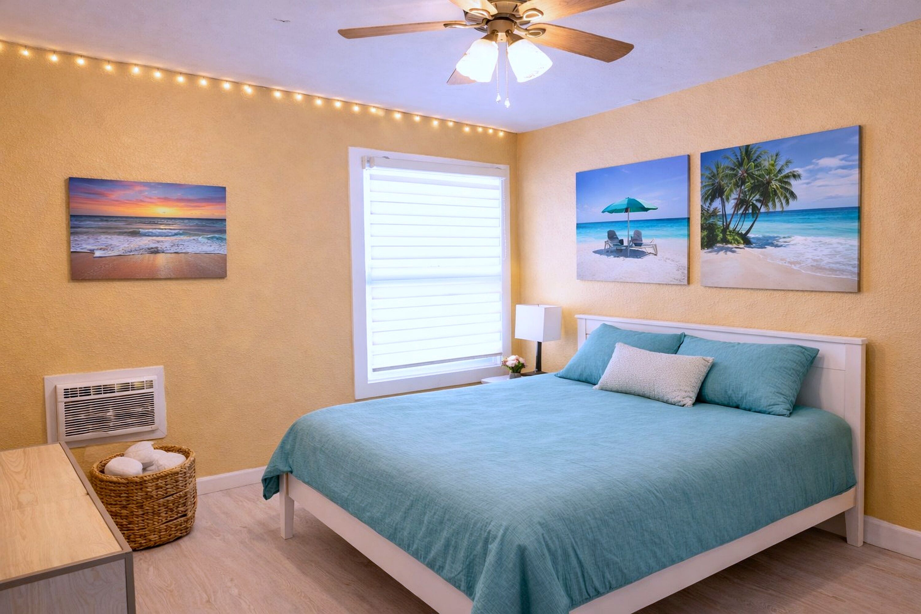 2 bedrooms, desk, iron/ironing board, cribs/infant beds