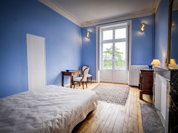 5 chambres, fer et planche à repasser, Wi-Fi gratuit, draps fournis