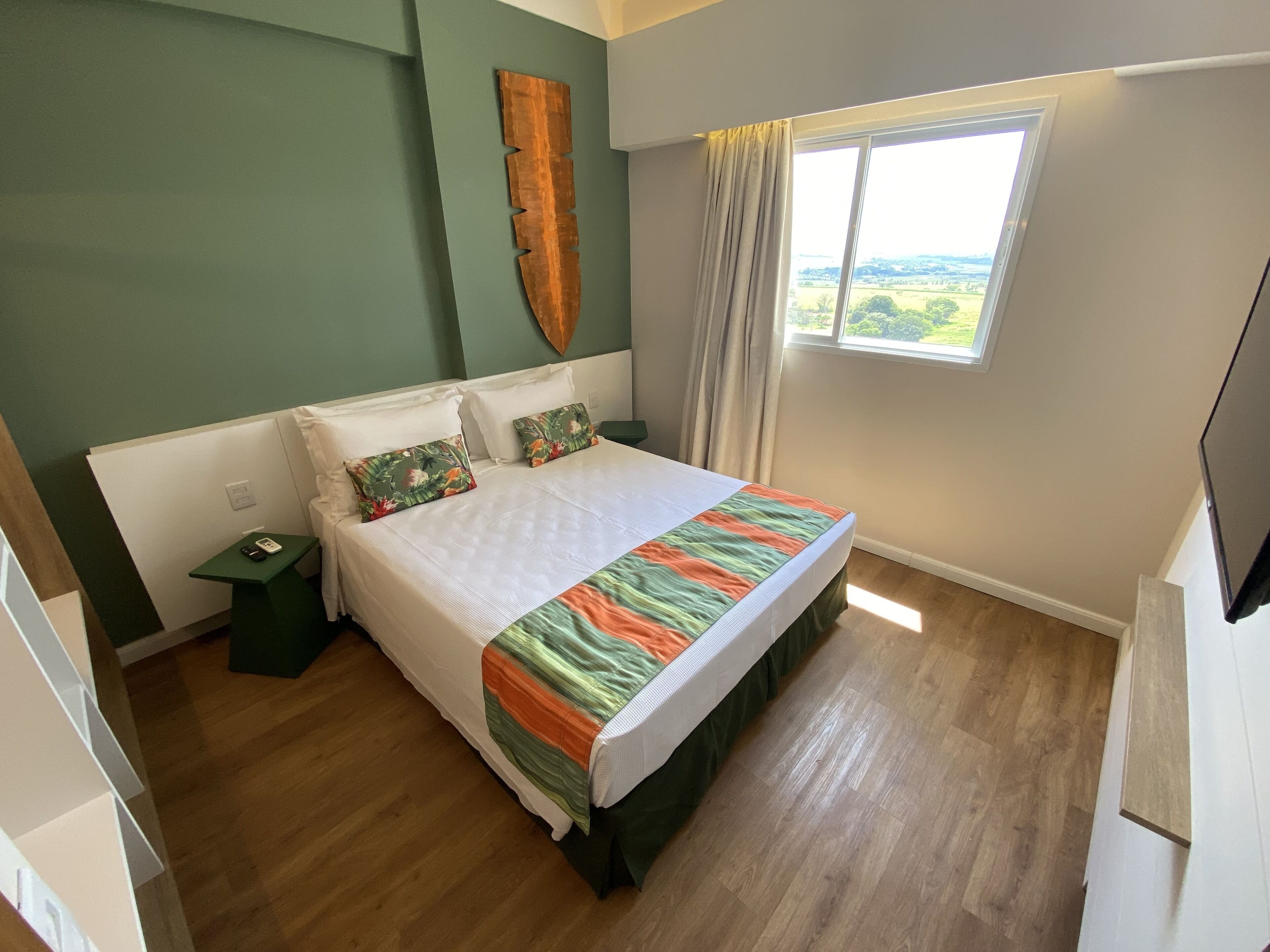 Suíte, Vista para o parque - Incluso acesso ao Parque Aquático Hot Beach Olímpia | Cofres nos quartos, cortinas blackout, Wi-Fi de cortesia, roupa de cama