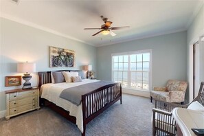 3 chambres, bureau, Wi-Fi, draps fournis