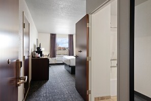 Down comforters, pillowtop beds, in-room safe, desk - Cobblestone Inn & Suites - Yuma (Yuma)