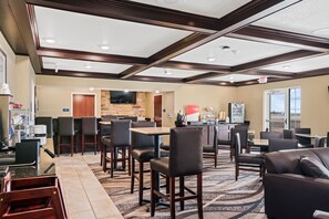 Lounge - Cobblestone Inn & Suites - Yuma (Yuma)
