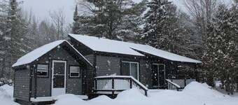 3 BEDROOM LAKE FRONT COTTAGE WITH SPECTACULAR LAKE VIEWS AND SERENE ATMOSPHERE