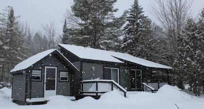 3 BEDROOM LAKE FRONT COTTAGE WITH SPECTACULAR LAKE VIEWS AND SERENE ATMOSPHERE