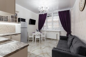 Smart TV - Beautiful apartment in Arcadia (Одеса)