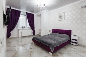 1 bedroom, iron/ironing board, free WiFi, bed sheets - Beautiful apartment in Arcadia (Одеса)