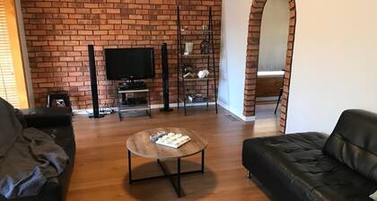 Retreat for 6 in style. Well appointed house.