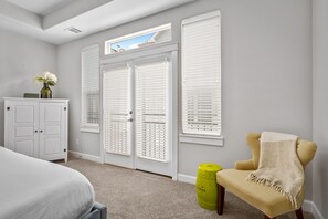 4 bedrooms, desk, iron/ironing board, travel cot