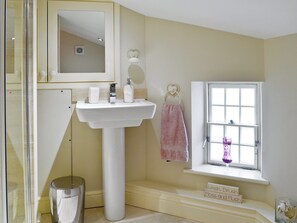 Hair dryer, towels - 1 bedroom accommodation in Bakewell (Bakewell)