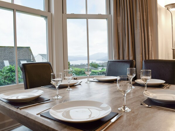 تناول الطعام