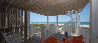 SERENDIPITY Pet Friendly, 3 Bed/3.5 Bath, Private Game Room, Hot Tub