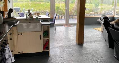 BEAUTIFUL THATCHED ADDERWAL COTTAGE, DONEGAL