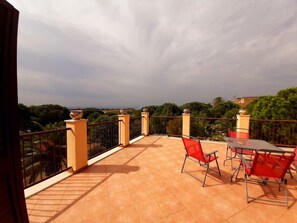 Outdoor dining - Residence Villa Margherita (Agrigento)