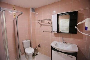 Bathroom - Istanbul Family Apartments (Istanbul)
