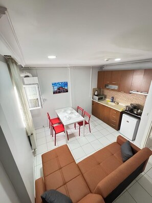 Living area - Istanbul Family Apartments (Istanbul)