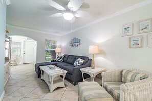 Smart TV, DVD player - Ground Floor Barefoot Beach Condo Near The Pool (Indian Shores)