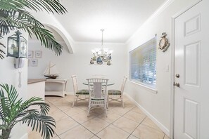Interior - Ground Floor Barefoot Beach Condo Near The Pool (Indian Shores)