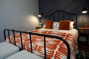 1 bedroom, desk, iron/ironing board, travel crib - Pet-Friendly Stay, Mins to Beach, Conv Ctr + Prkg (Long Beach)