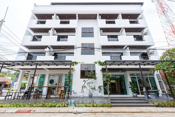 Exterior - South Siam Guesthouse (Karon)