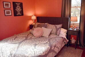 3 bedrooms, desk, iron/ironing board, free WiFi