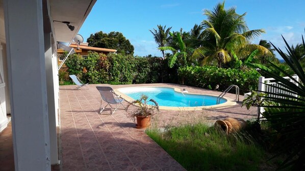 حمّام سباحة خارجي