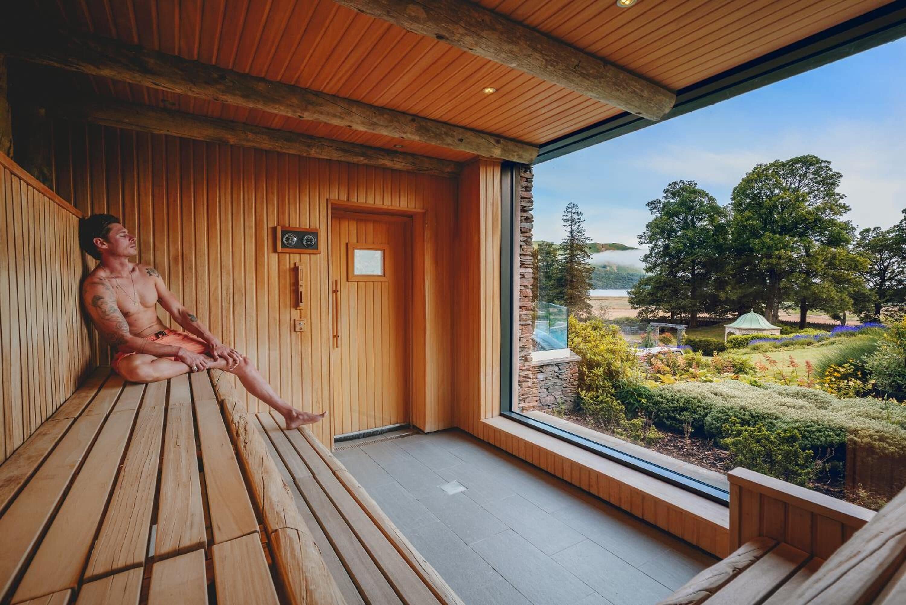 المنطقة المحيطة بالمنشأة