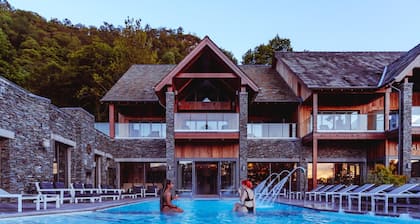 Lodore Falls Hotel