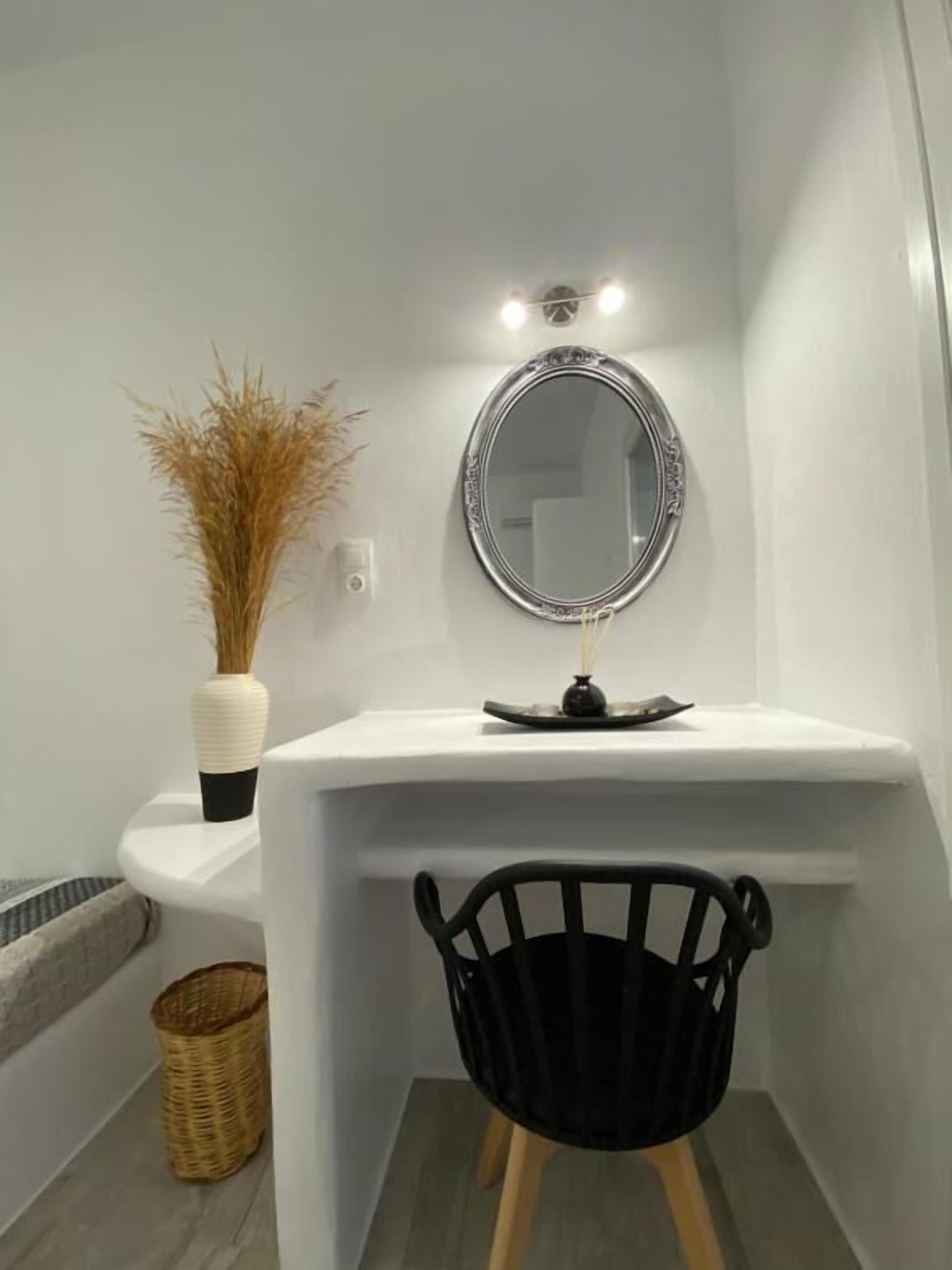 Blackout drapes, free WiFi