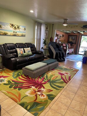 Interior - Hale Ohia Seaside Charmer Near Iconic Big Island Beaches! (Kamuela)