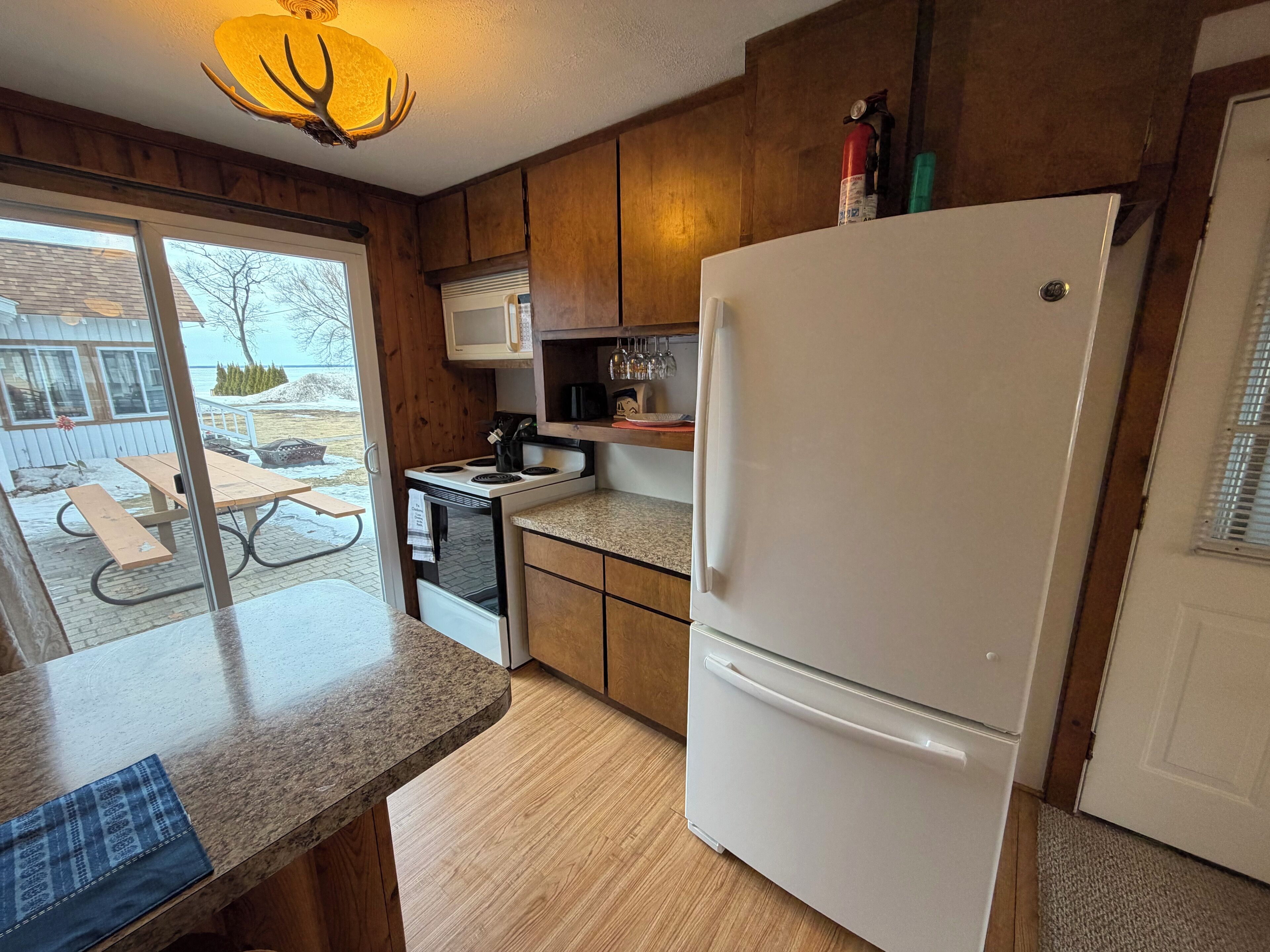 冰箱、微波炉、烤箱、炉灶