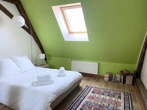 4 habitaciones, tabla de planchar con plancha y wifi gratis 