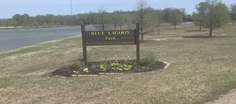 Kitchen/WD Access Trail Lake Sawyer's Hollow