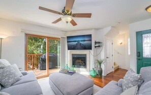 Smart TV, fireplace, streaming services